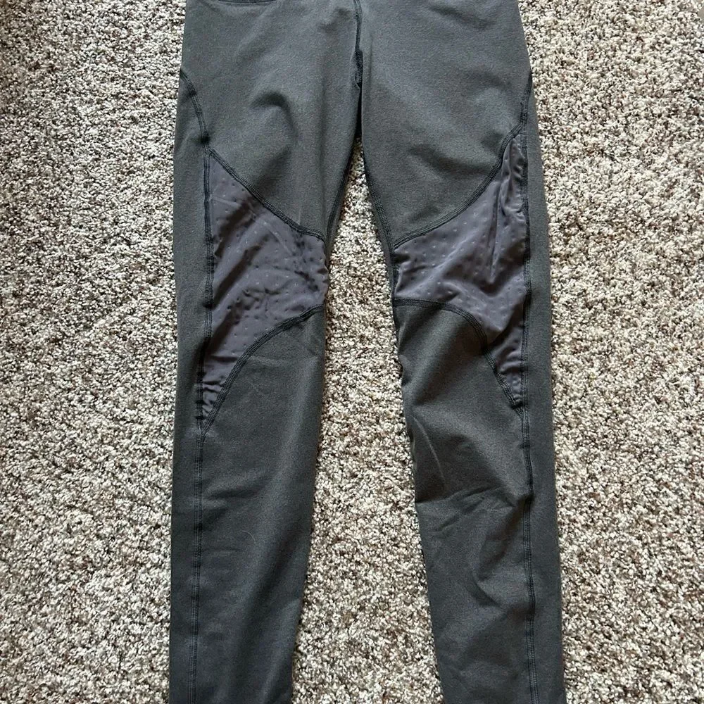 Aerie Women’s Gray Athletic Leggings Size Small Chill Play Move